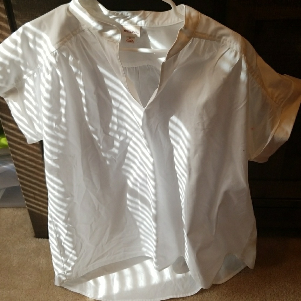 V-neck white shirt